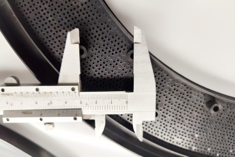 1 element z 4 częściowej opony EU Cyberdine