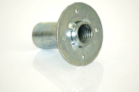 Nakrętka z mocowaniem do nóg