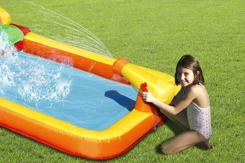 Dmuchane centrum zabaw w parku wodnym Happy Hop