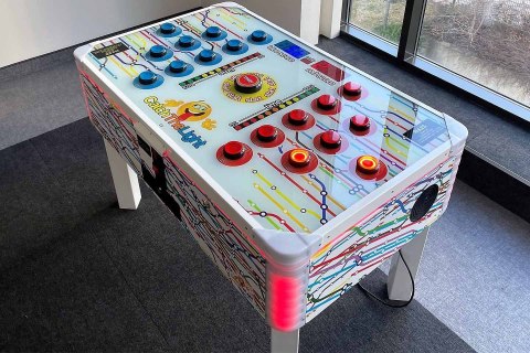 Catch The Light Neuron Race